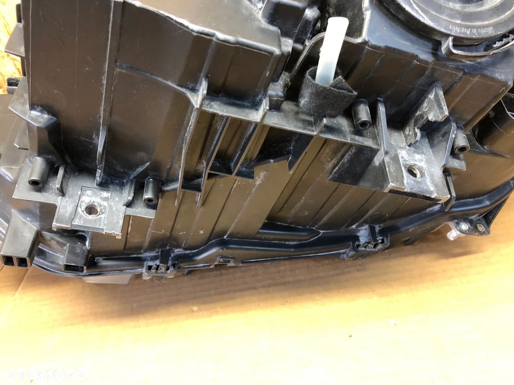 BMW 3 F30 F31 LEWA LAMPA PRZÓD EUROPA - 12