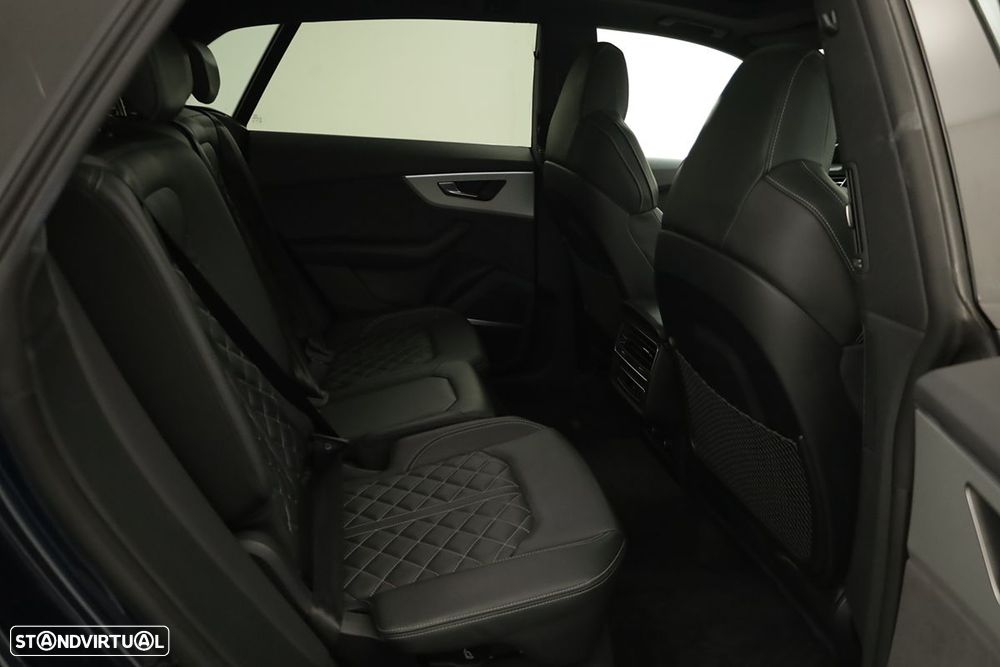 Audi Q8 55 TFSIe quattro Tiptronic - 28