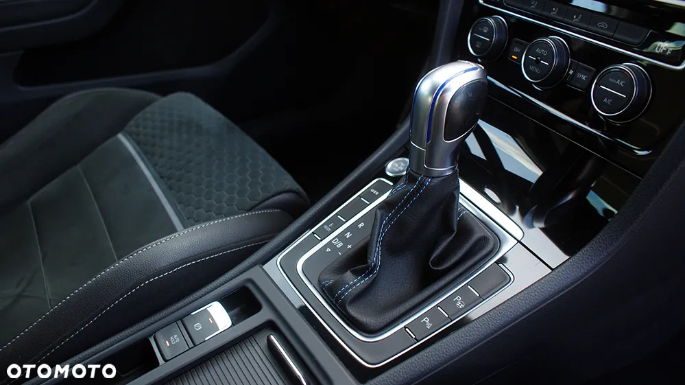 Volkswagen Golf 1.4 GTE Plug-In-Hybrid DSG - 16