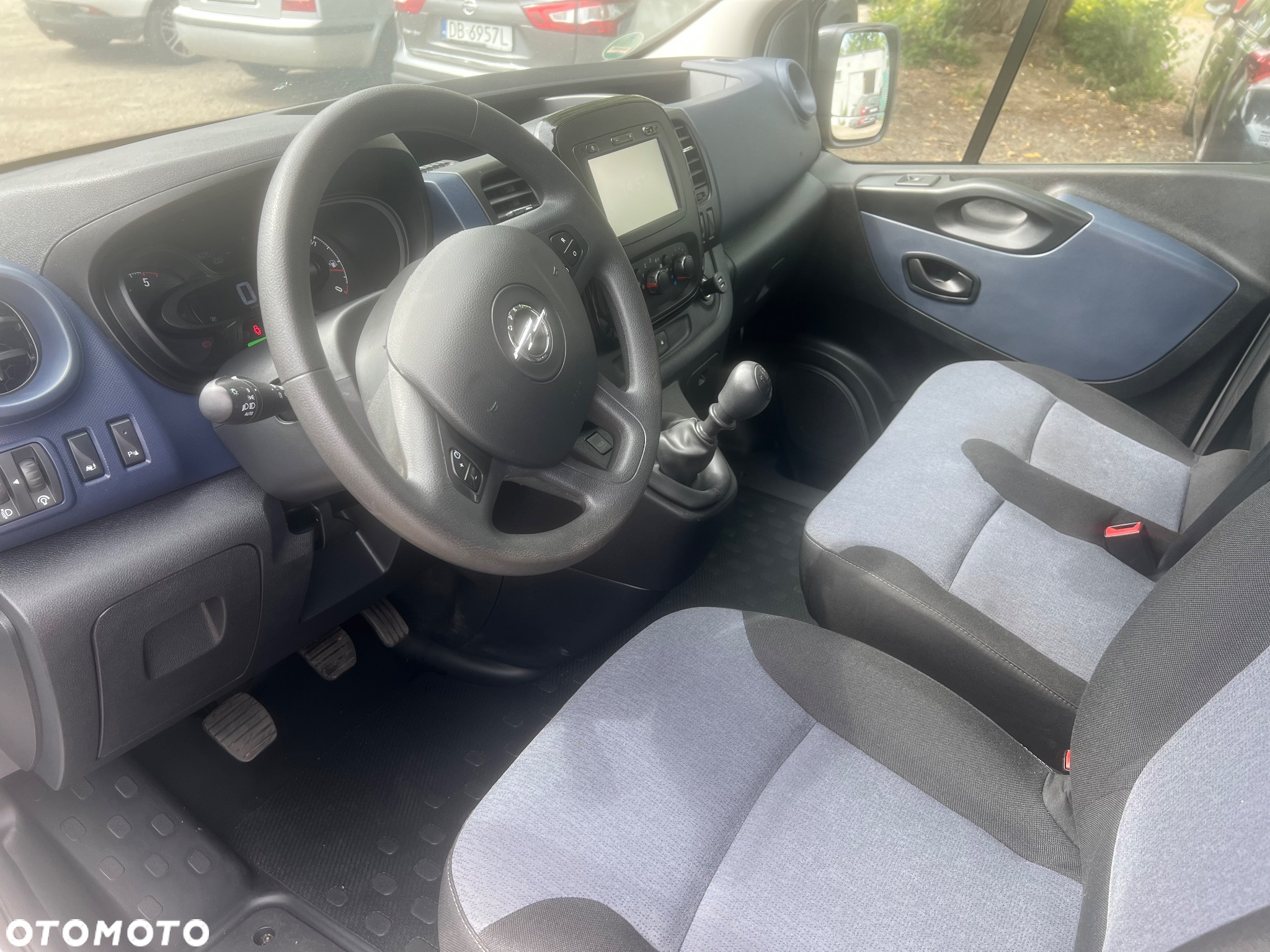 Opel Vivaro - 8