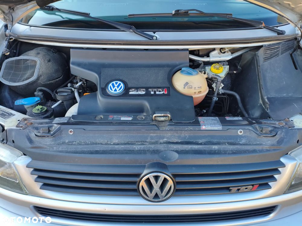 Volkswagen Caravelle - 16