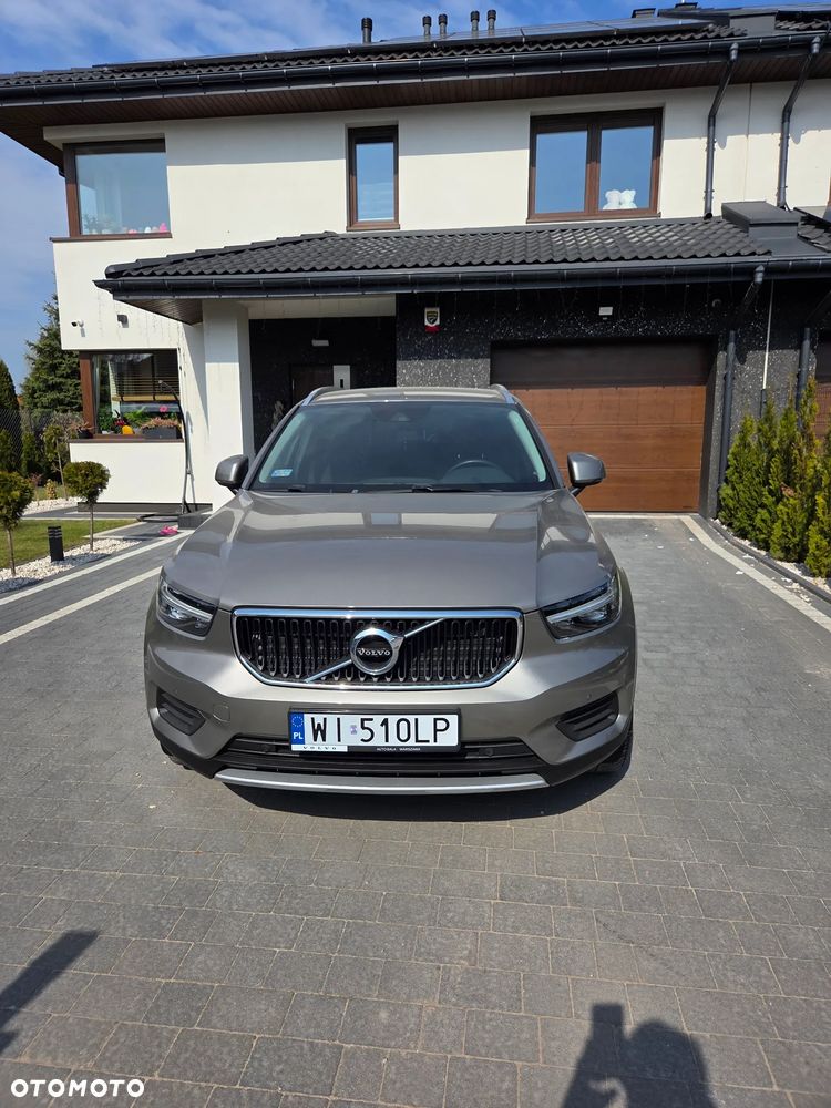 Volvo XC 40 T3 Momentum Pro - 1