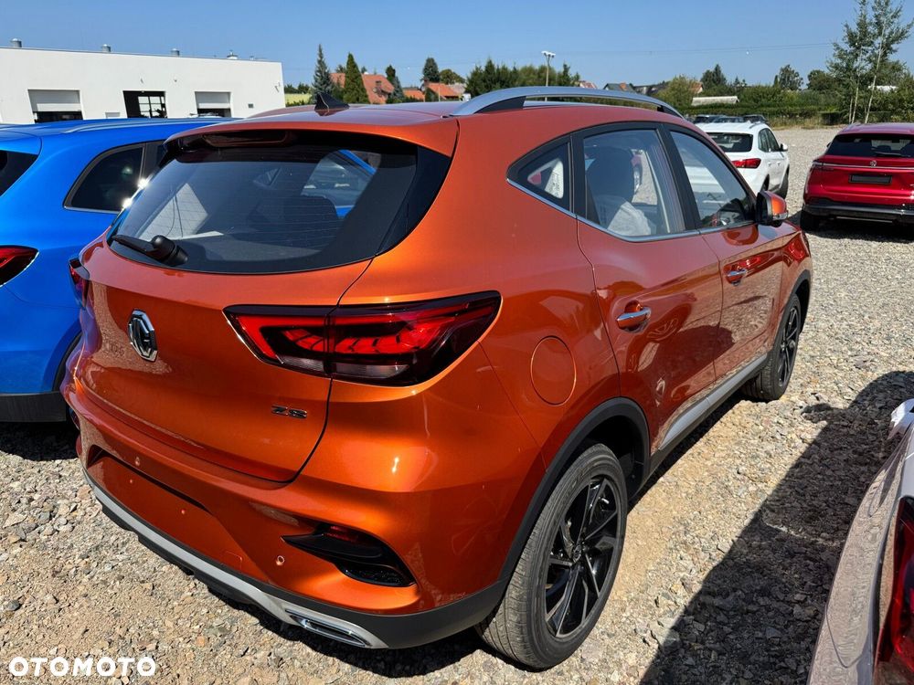 MG ZS - 4