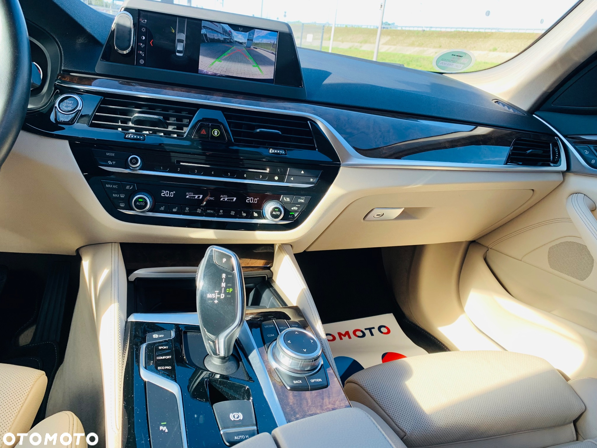 BMW Seria 5 530i GPF xDrive Luxury Line - 32