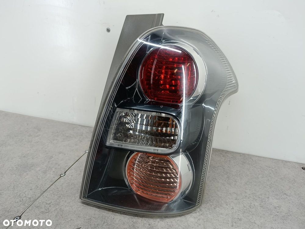 LAMPA TYLNA PRAWA TOYOTA COROLLA VERSO II 81550-0F080 - 4