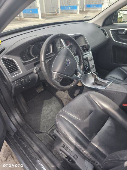 Volvo XC 60 D4 AWD Summum - 4