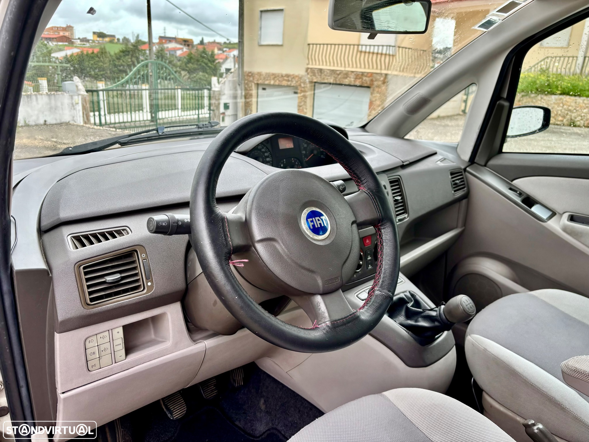Fiat Idea 1.3 MJ Active - 21