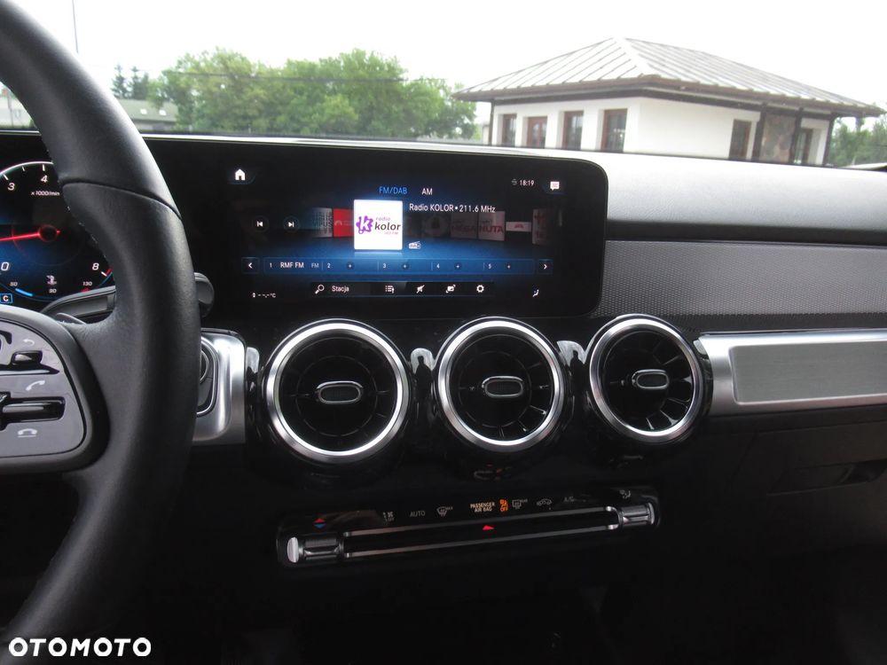 Mercedes-Benz GLB 200 7G-DCT - 15