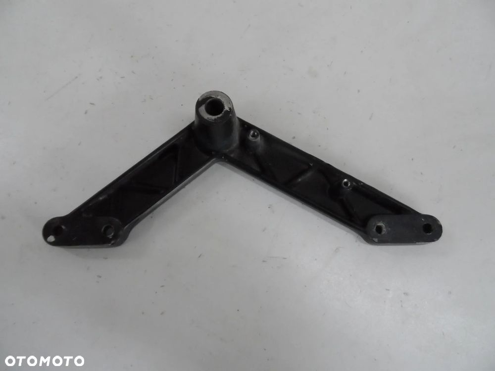 SUZUKI DL 650 mocowanie silnika P,L - 8