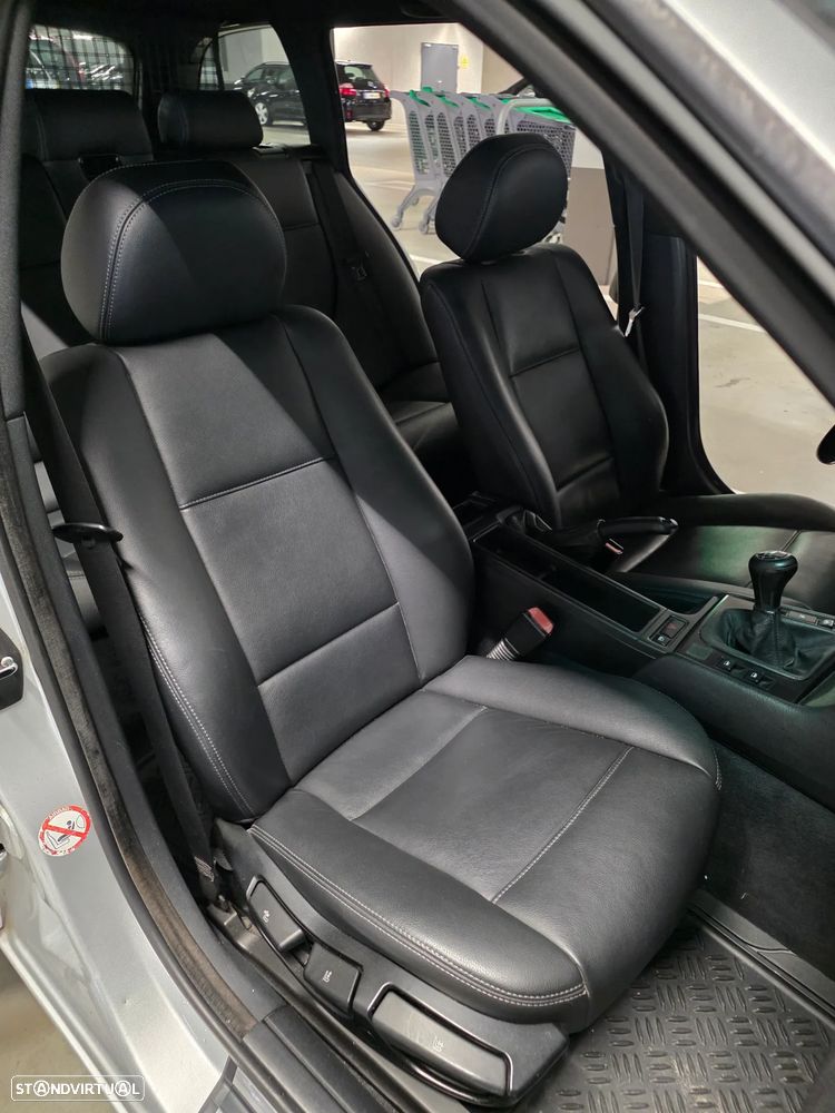 BMW 320 d Dynamic — fotografia 24