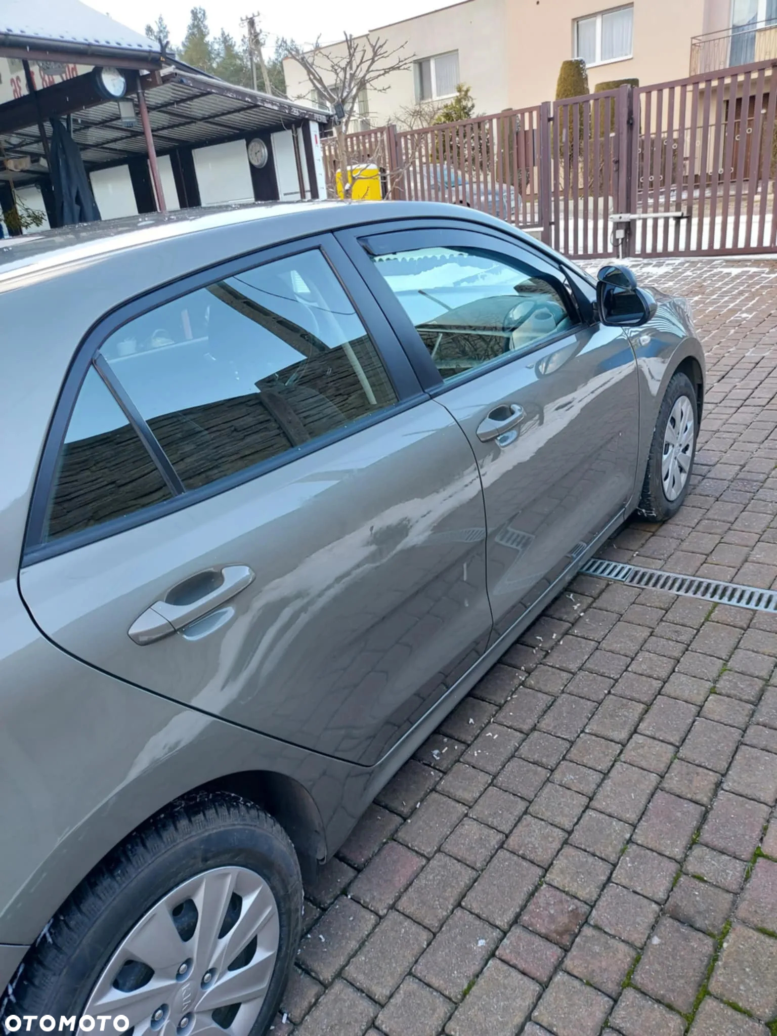 Kia Rio 1.2 L - 7