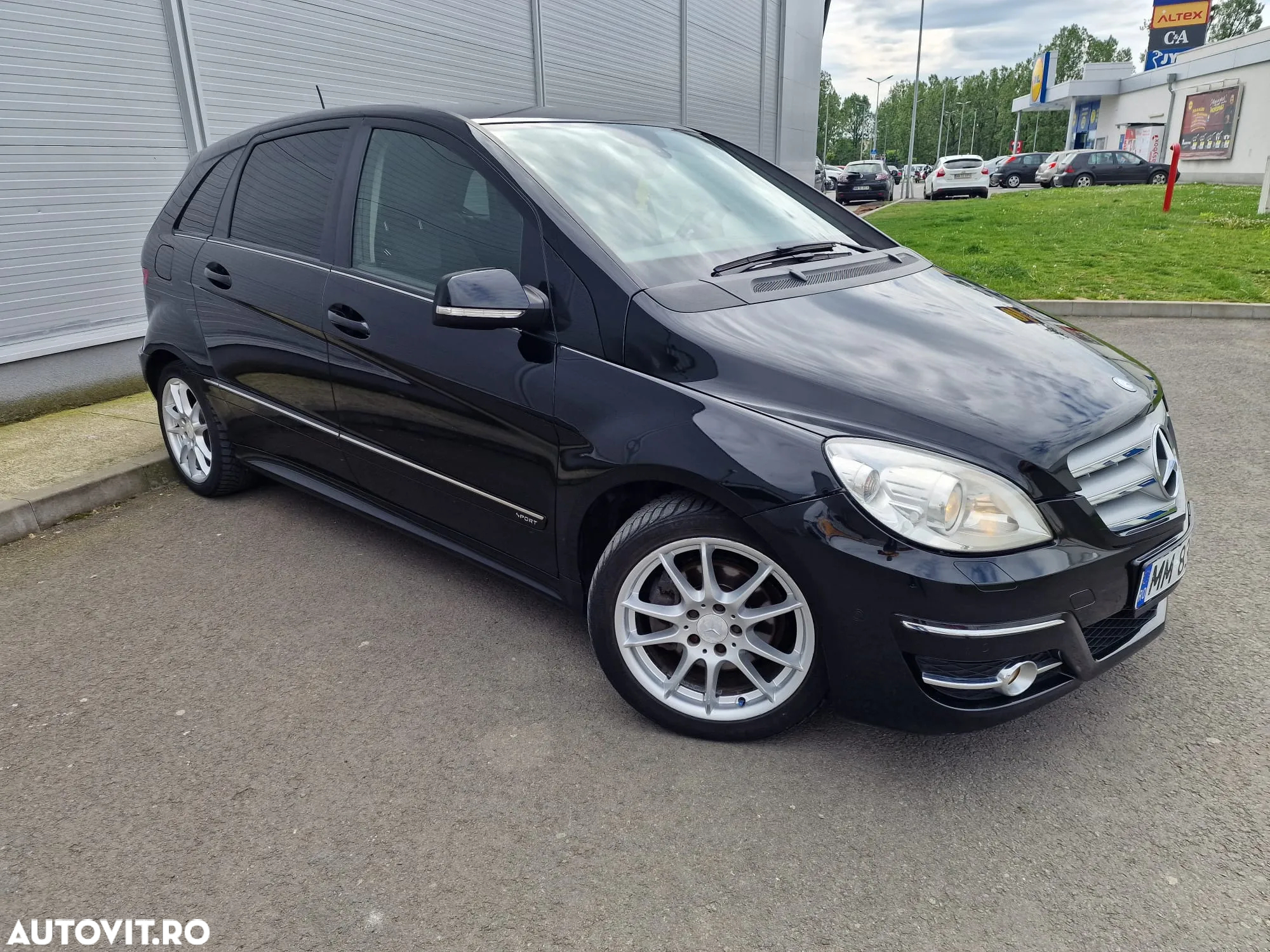 Mercedes-Benz B - 28
