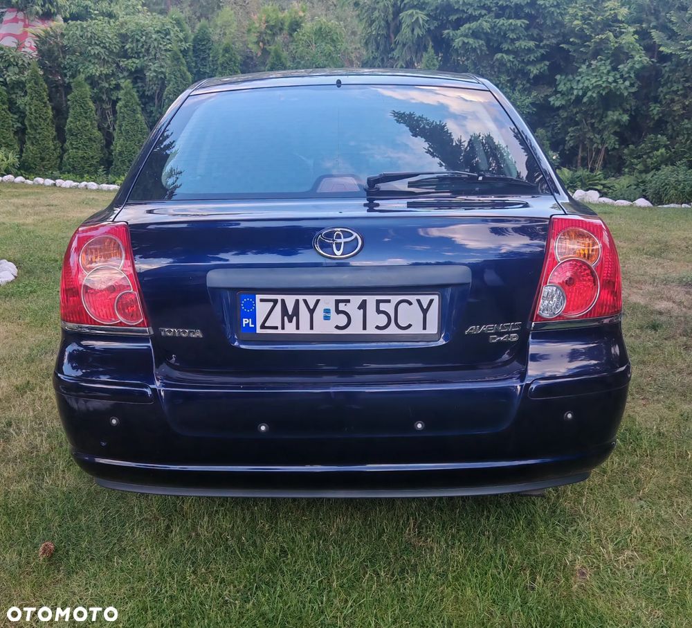 Toyota Avensis 2.0 D-4D Sol - 2
