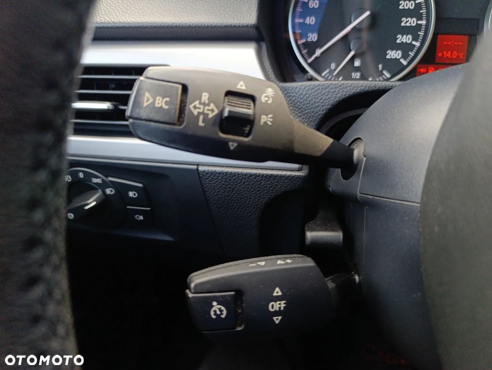 BMW Seria 3 318i - 25