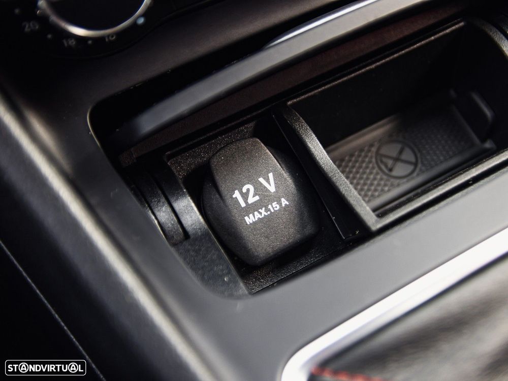 Mercedes-Benz CLA 180 d Shooting Brake AMG Line - 16