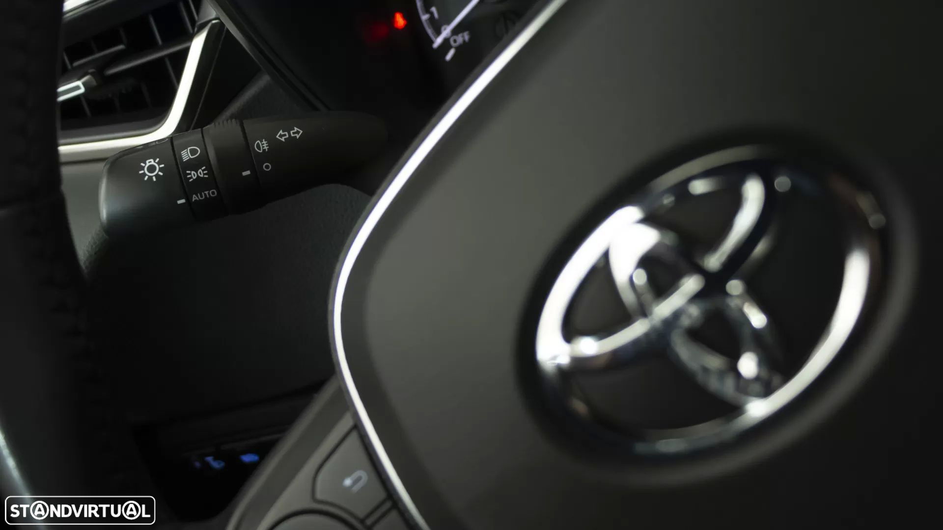 Toyota Corolla 1.8 Hybrid Comfort - 21