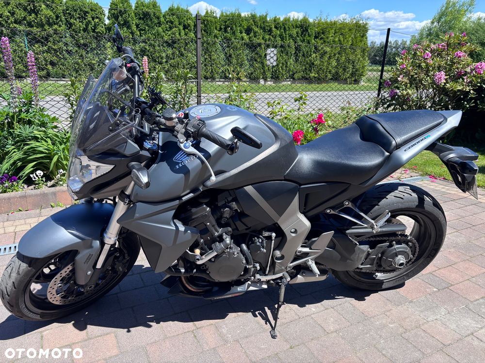 Honda CB - 1