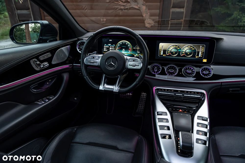 Mercedes-Benz AMG GT 63 4Matic Speedshift MCT 9G - 28