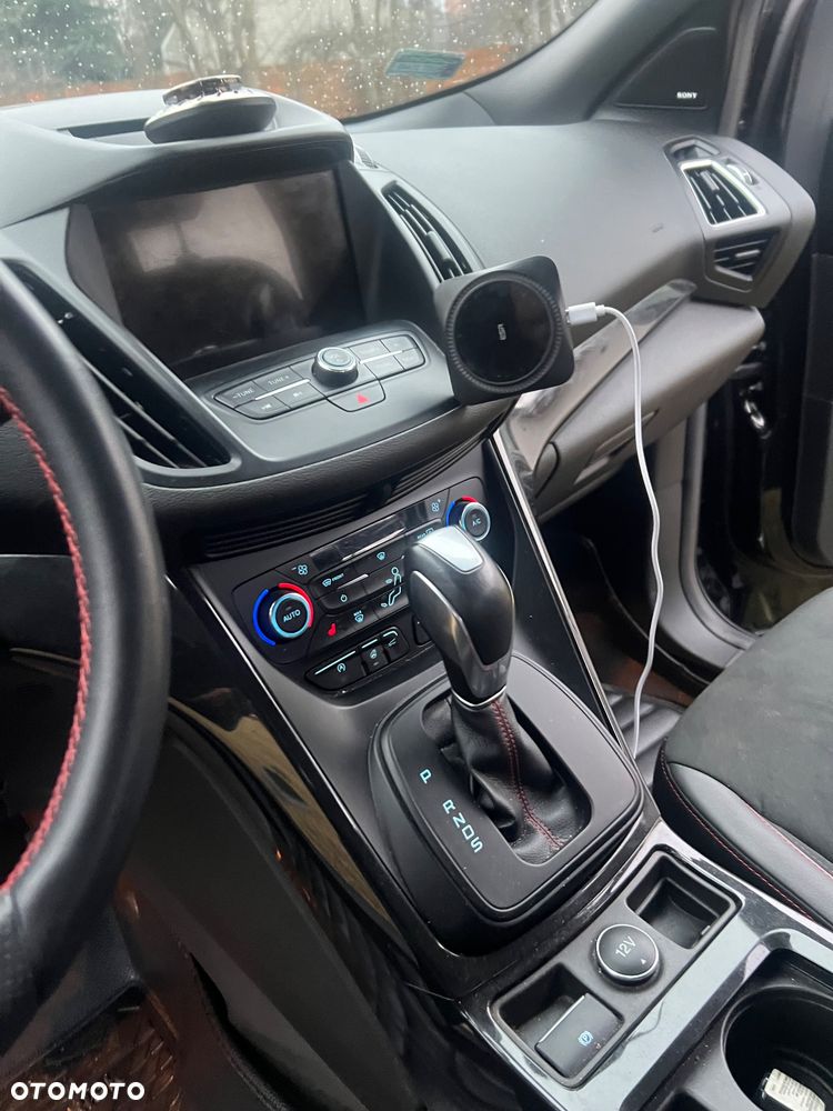 Ford Kuga - 12