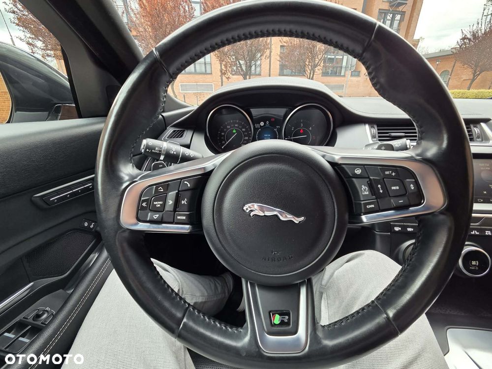 Jaguar E-Pace 2.0 i4D AWD R-Dynamic SE - 14