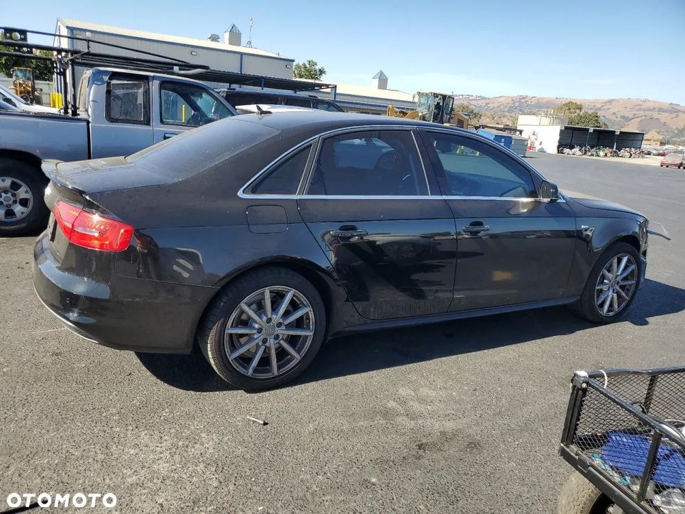 Audi A4 Limousine - 4