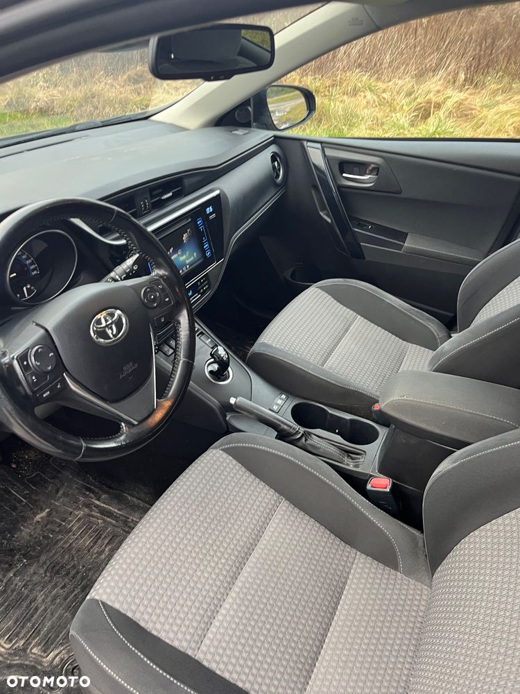 Toyota Auris - 13