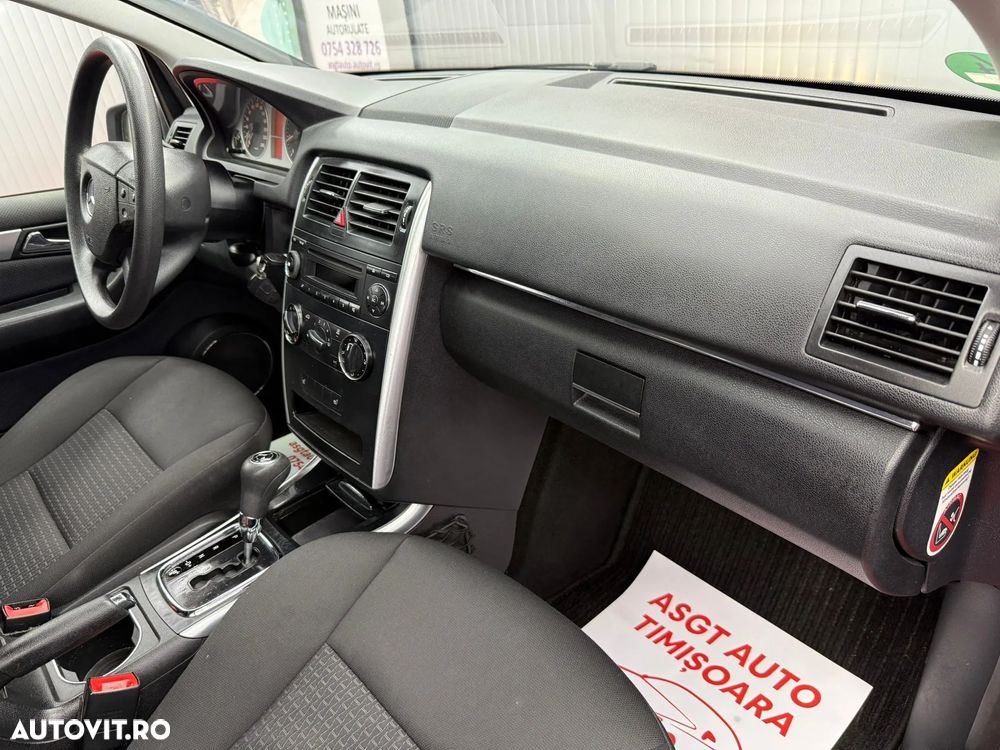 Mercedes-Benz B - 10