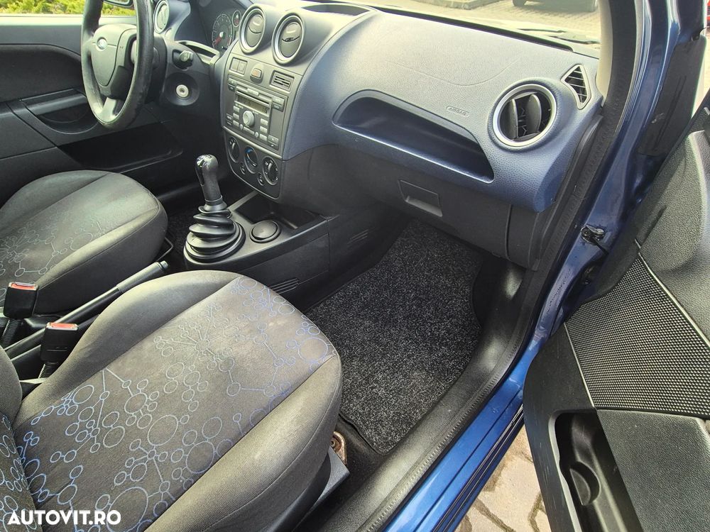 Ford Fiesta 1.3i Ambiente - 13