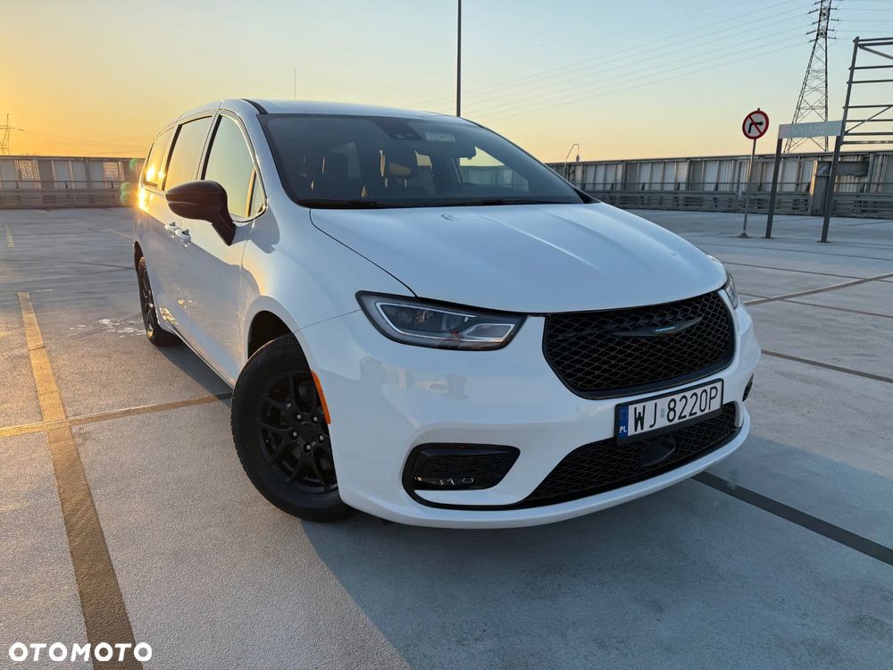 Chrysler Pacifica - 8