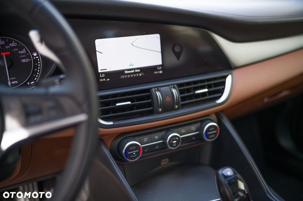 Alfa Romeo Giulia 2.0 Turbo Veloce - 22