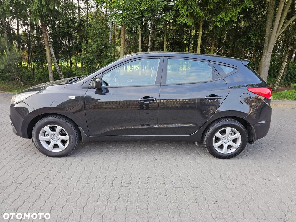 Hyundai ix35 1.7 CRDi 2WD blue Finale Gold - 14