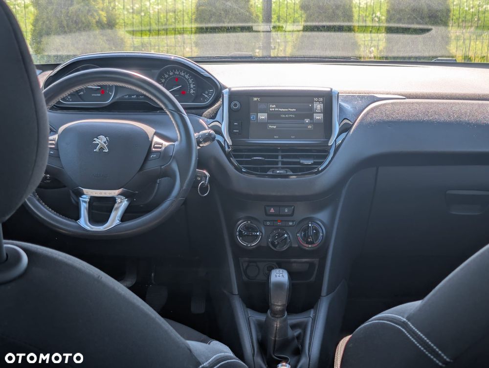 Peugeot 208 - 16