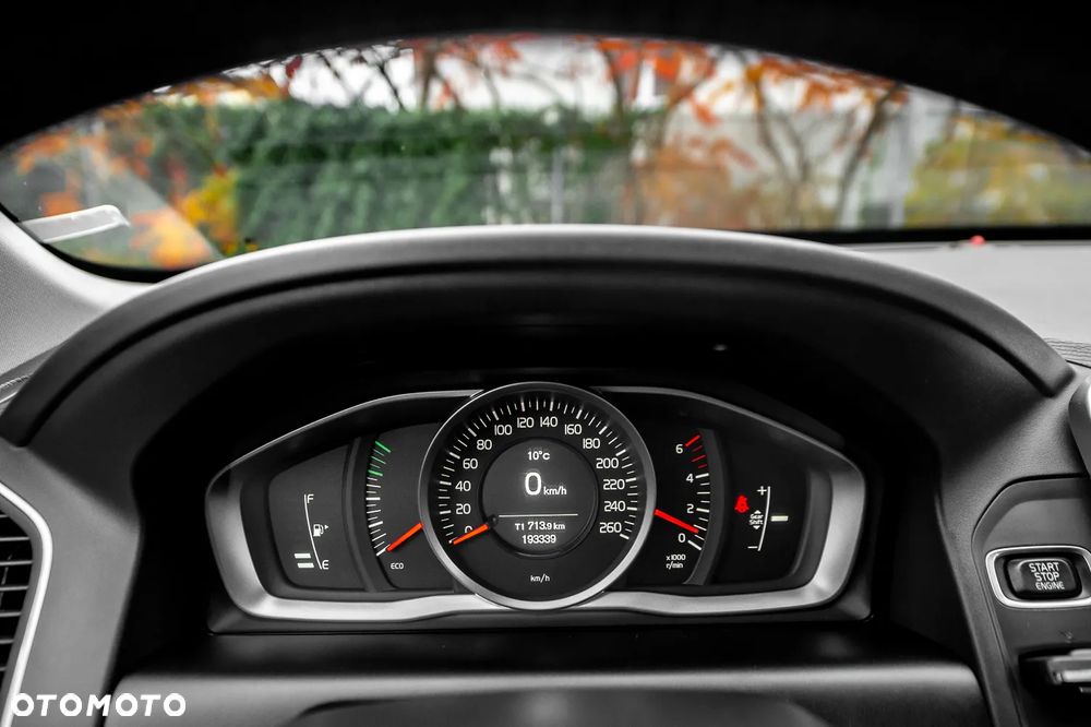 Volvo XC 60 D4 AWD Summum - 24