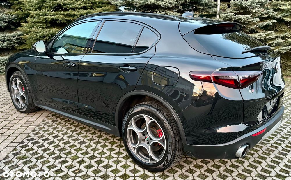 Alfa Romeo Stelvio 2.0 Turbo 16V AT8-Q4 First Edition - 24