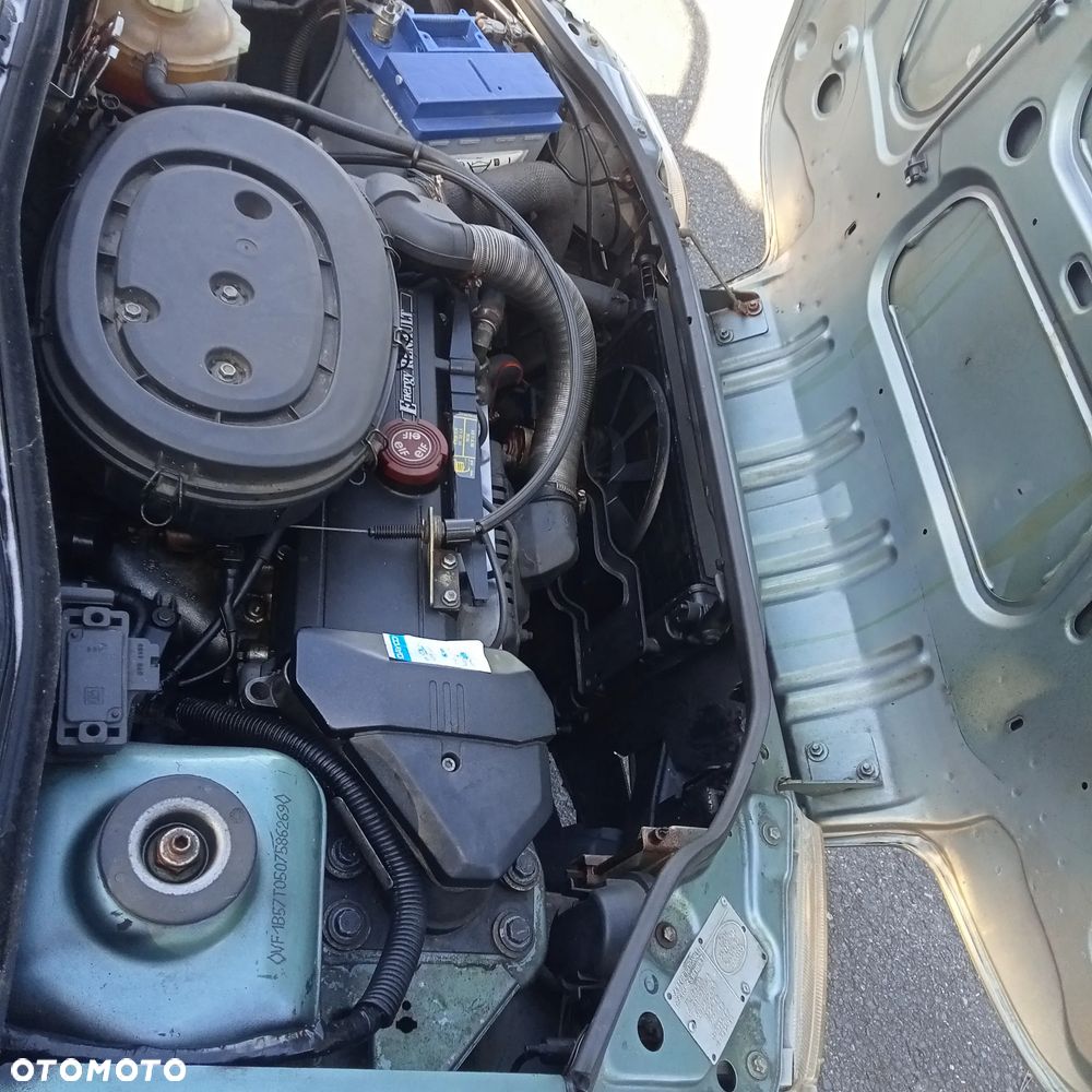 Renault Clio - 26