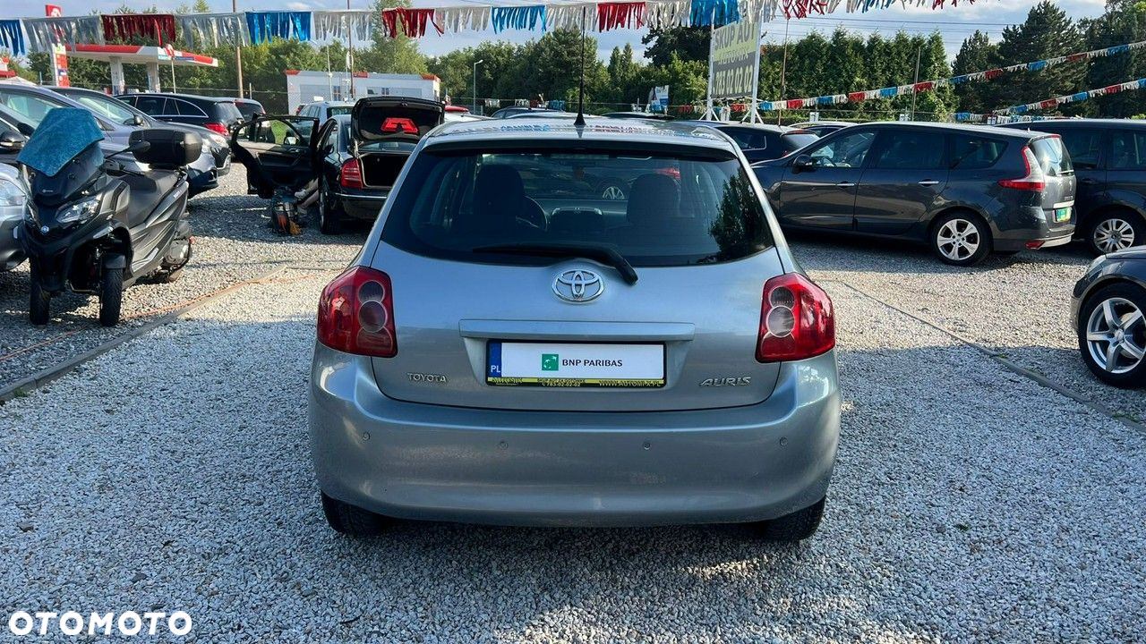 Toyota Auris - 13
