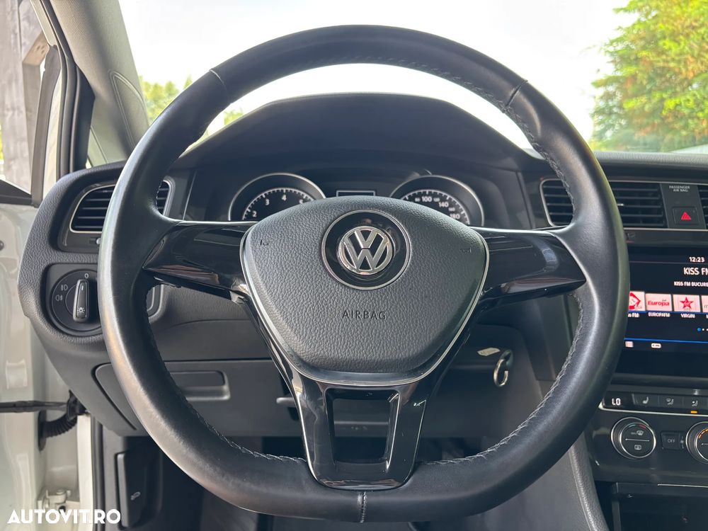 Volkswagen Golf 1.0 TSI Comfortline - 12