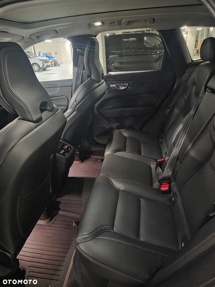 Volvo XC 60 B5 B AWD Ultra Dark - 6