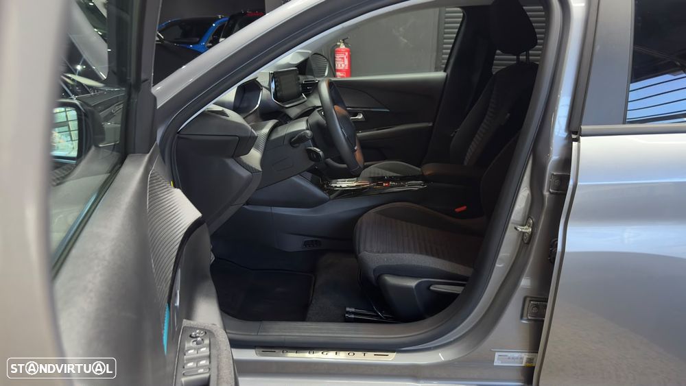Peugeot e-208 Active Pack — fotografia 25