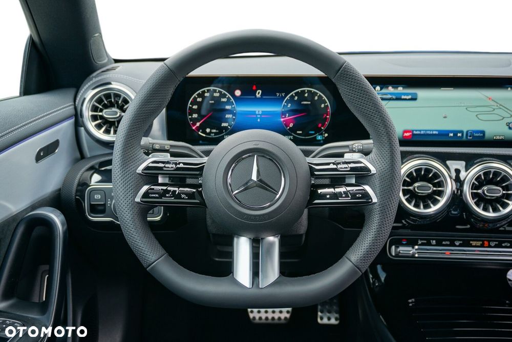 Mercedes-Benz CLA 200 AMG Line 7G-DCT - 7