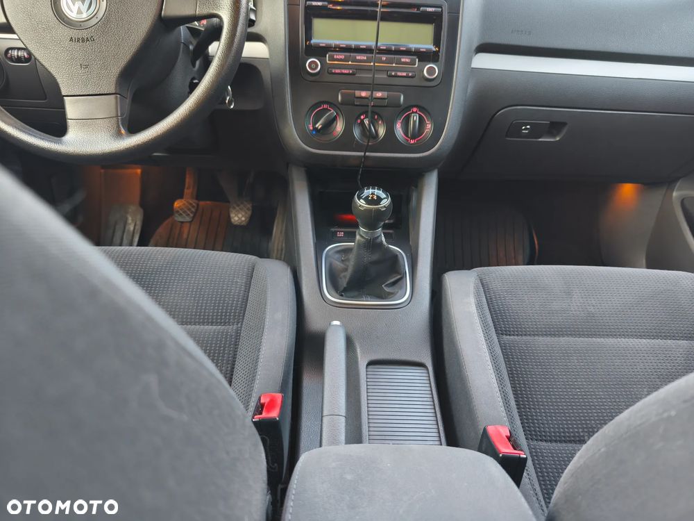 Volkswagen Jetta 1.9 TDI Comfortline - 23