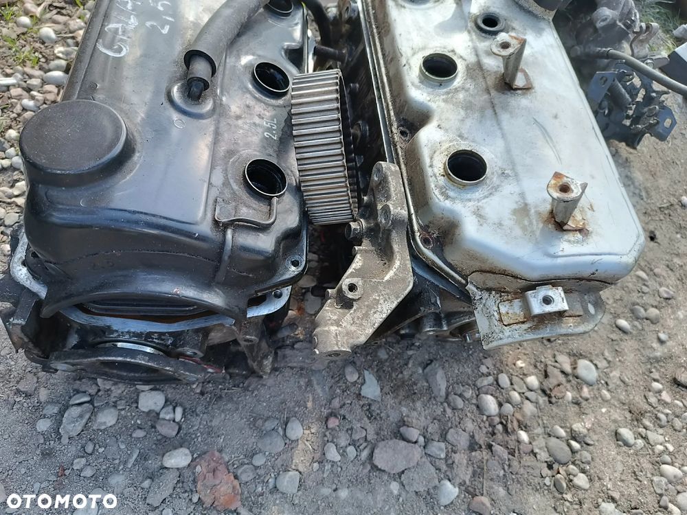 GŁOWICA KOMPLETNA LEWA PRAWA  MITSUBISHI GALANT 2.5 V6 - 2