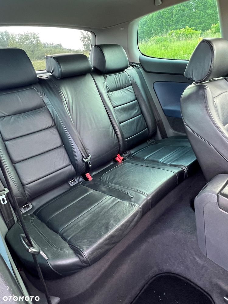 Volkswagen Golf 2.0 FSI Sportline - 12