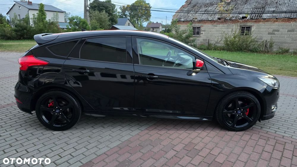 Ford Focus 1.5 EcoBoost ST-Line - 28