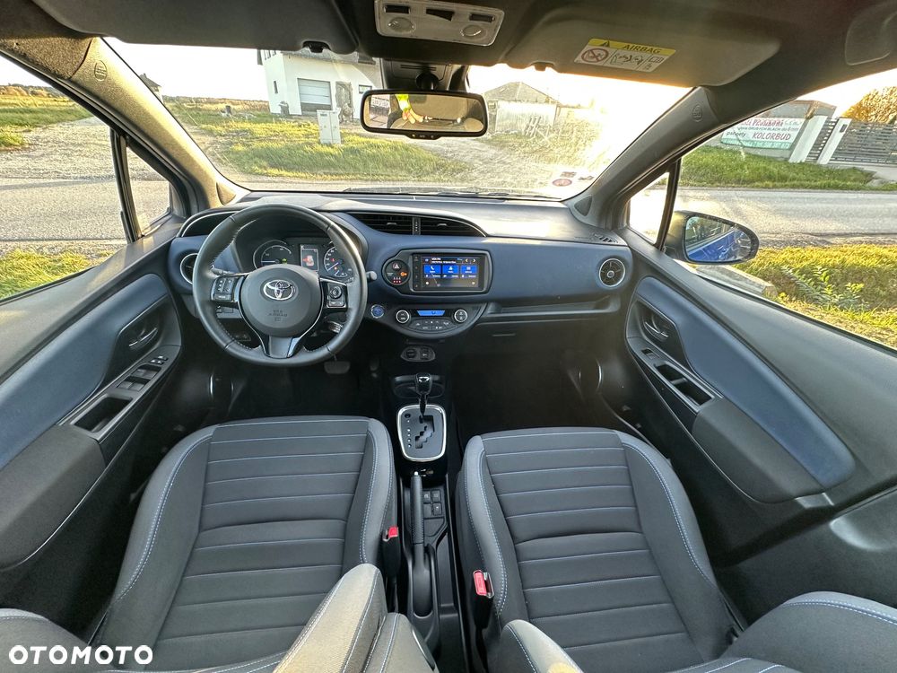 Toyota Yaris Hybrid Selection - 25