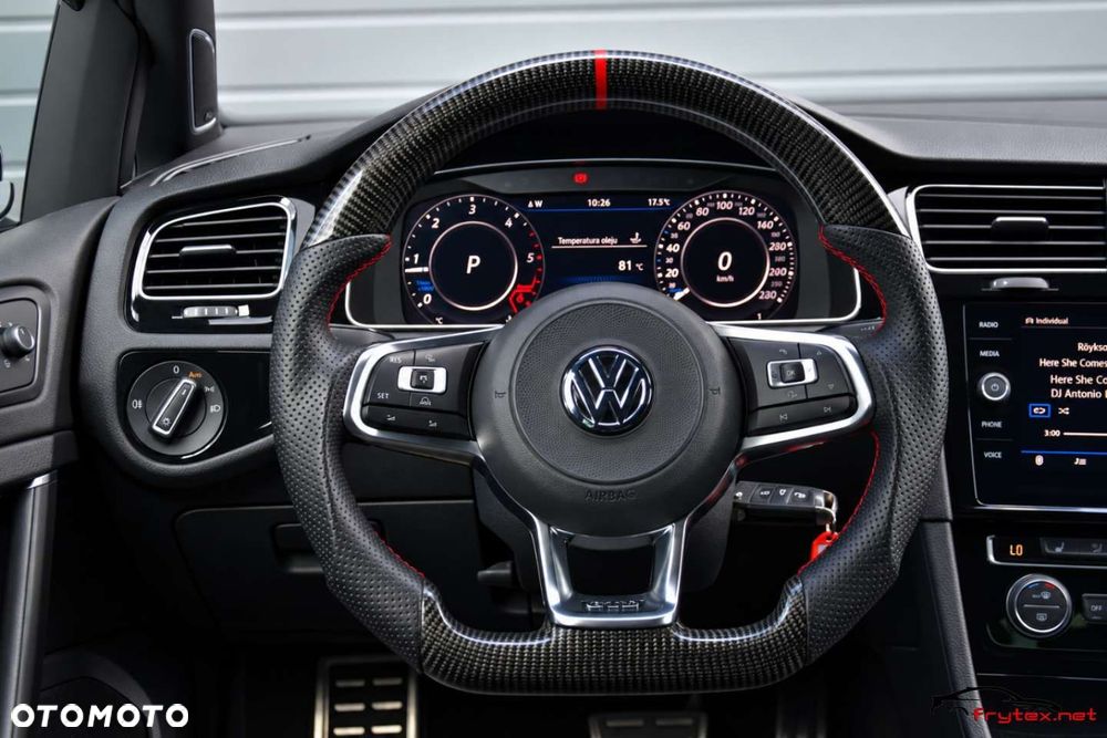 Volkswagen Golf - 32