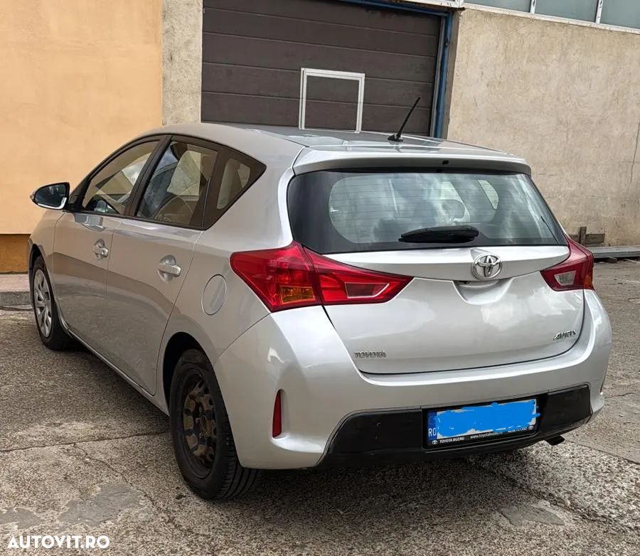 Toyota Auris - 1
