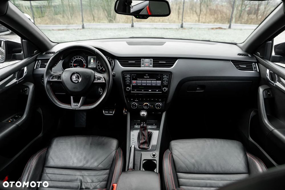 Skoda Octavia 2.0 TDI DSG RS - 29