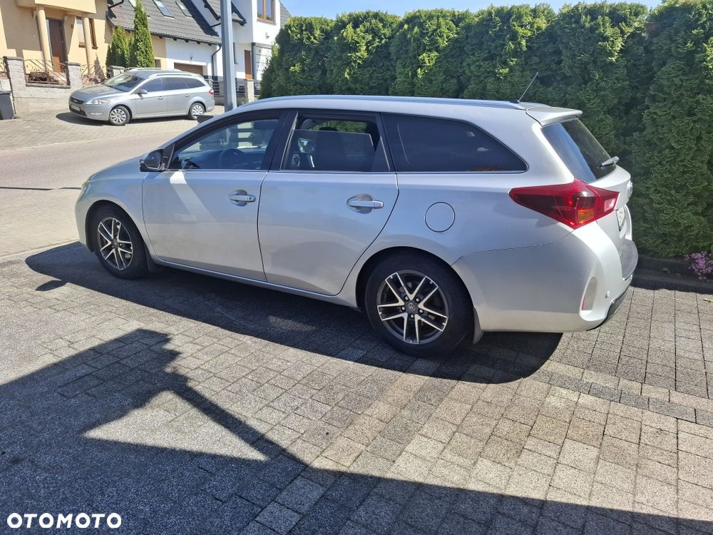Toyota Auris - 4