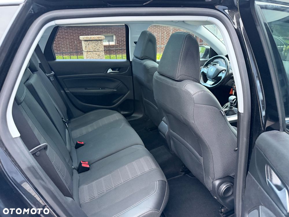 Peugeot 308 1.2 PureTech GPF Allure S&S - 10